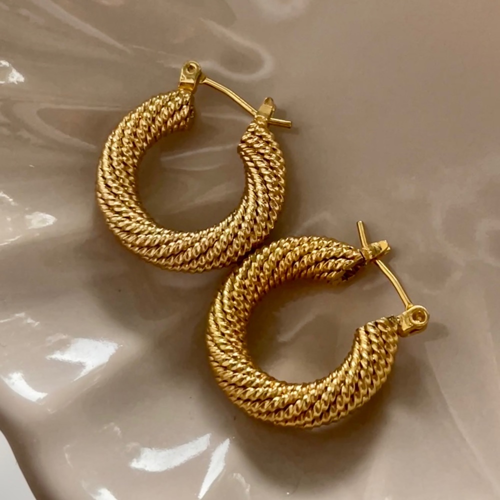 Electric Picks Presley Hoops